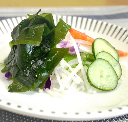 オフィス社食メニュー：海藻サラダ