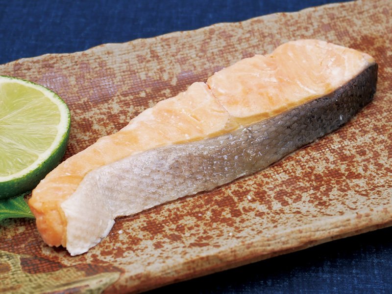 社食惣菜アレンジメニュー「秋サケの塩焼き」