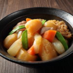 旅館の賄いに社食サービスを外部委託で導入し厨房の負担軽減