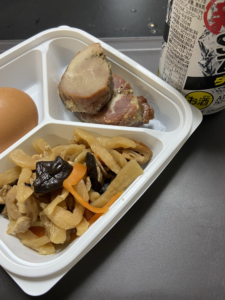 社食：豚肉のポルケッタ、大根の五目煮＜酒のつまみ＞