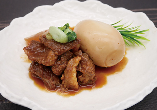 社食惣菜アレンジメニュー「牛すじ玉コン煮」