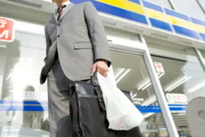 食事補助で昼食難民を救う
