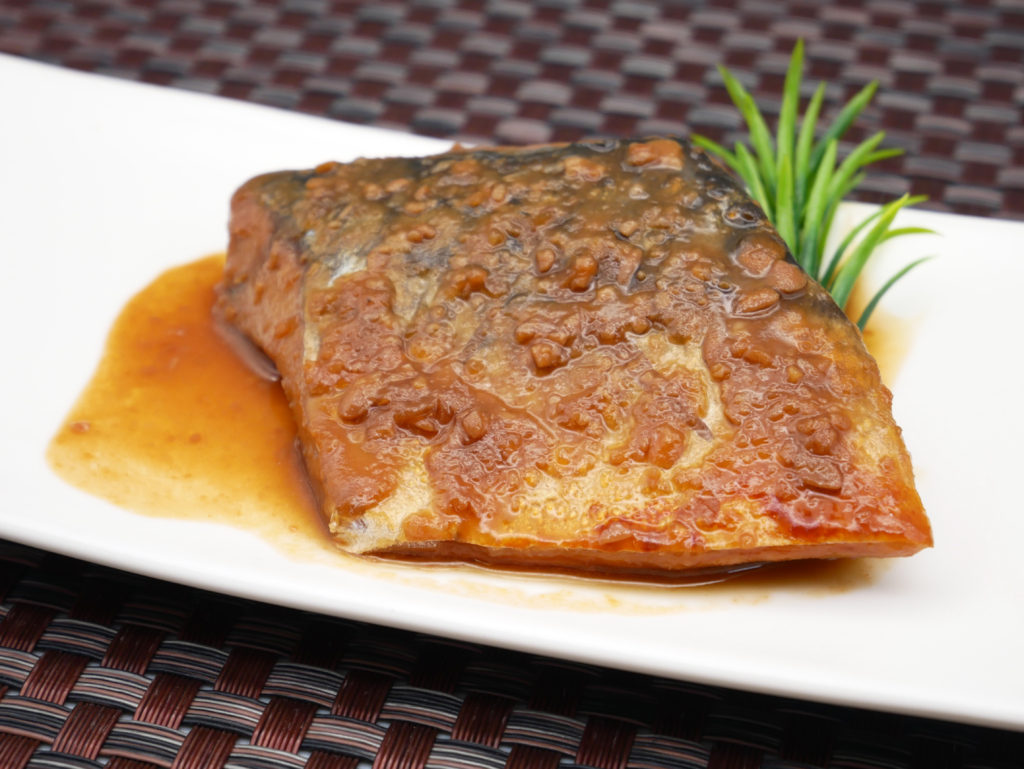 社食惣菜の食べ合せ「さばの味噌煮」