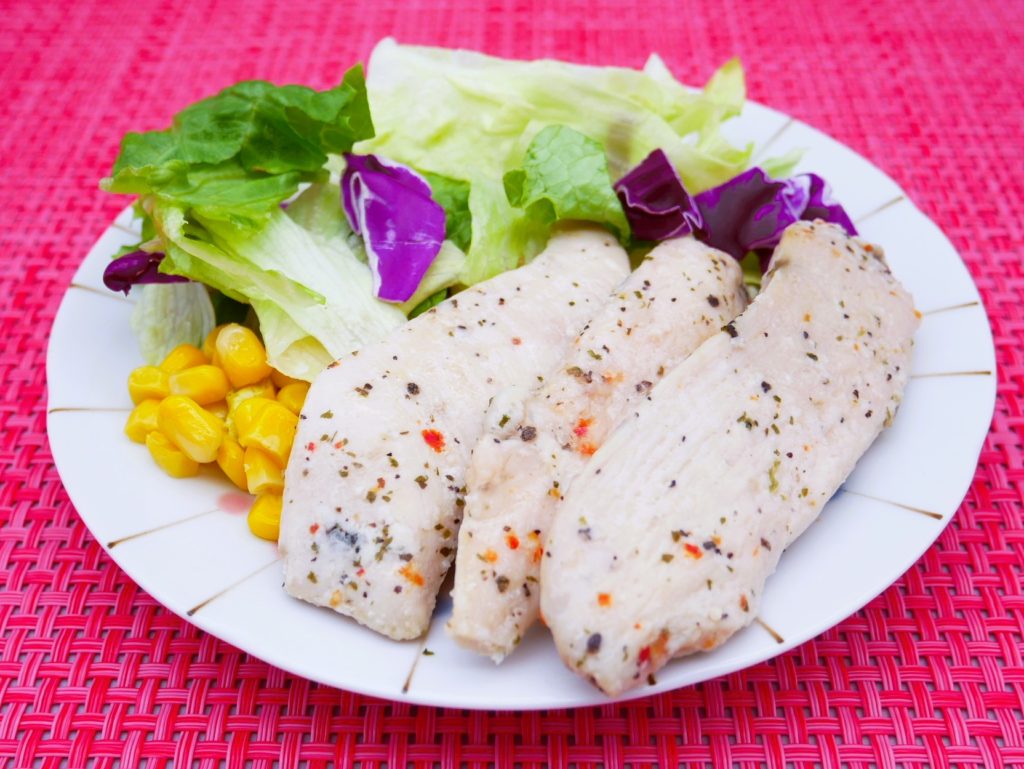 社食惣菜アレンジメニュー「サラダチキン(バジル)」