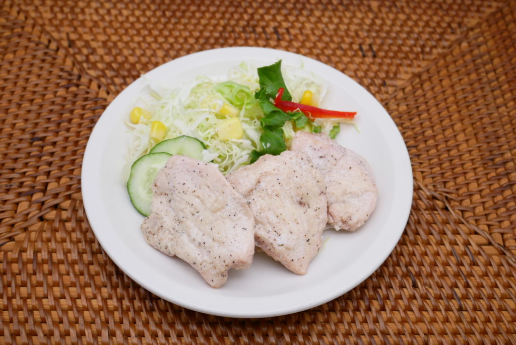 社食惣菜の食べ合せ「サラダチキン（レモンペッパー）」