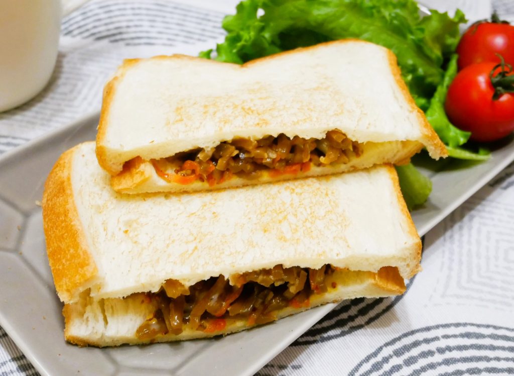 社食惣菜アレンジレシピ「きんぴらホットサンド」