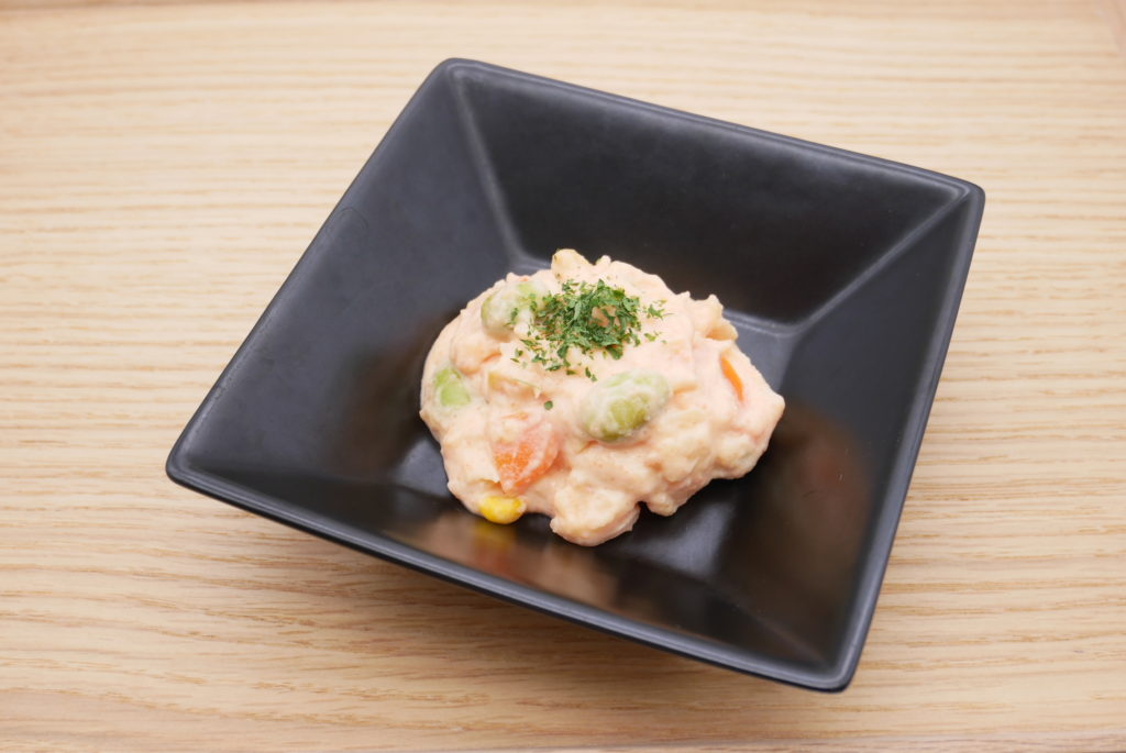 社食惣菜アレンジメニュー「めんたいポテトサラダ」