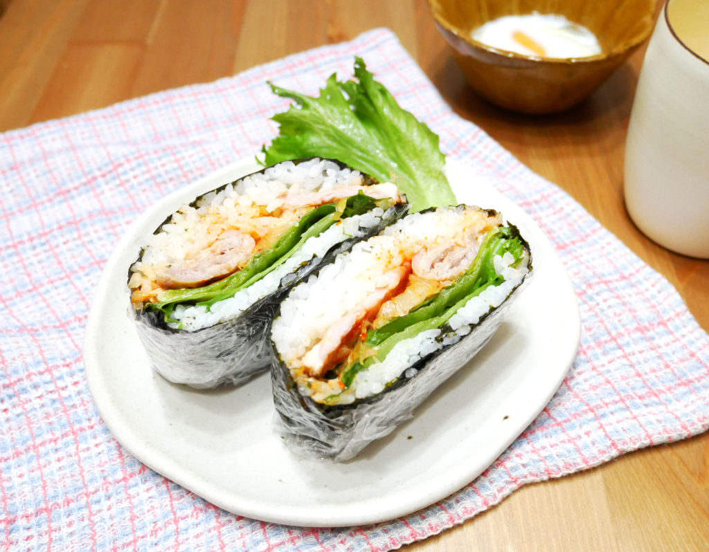 社食惣菜アレンジレシピ「おにぎらず」