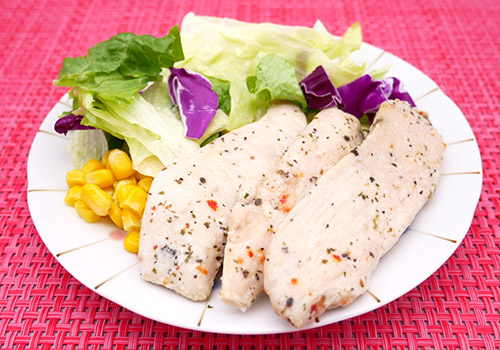 社食惣菜アレンジメニュー「サラダチキン（バジル）」