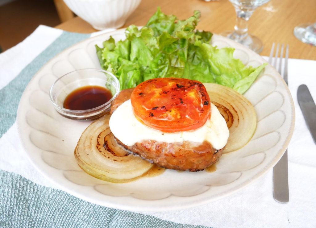 社食惣菜アレンジレシピ「PREMIUMハンバーグプレート」