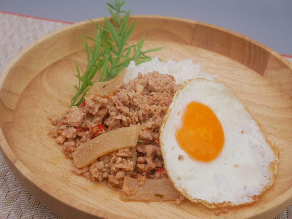 設置型社食としてのメニュー会議と食事補助、昼食補助の充実