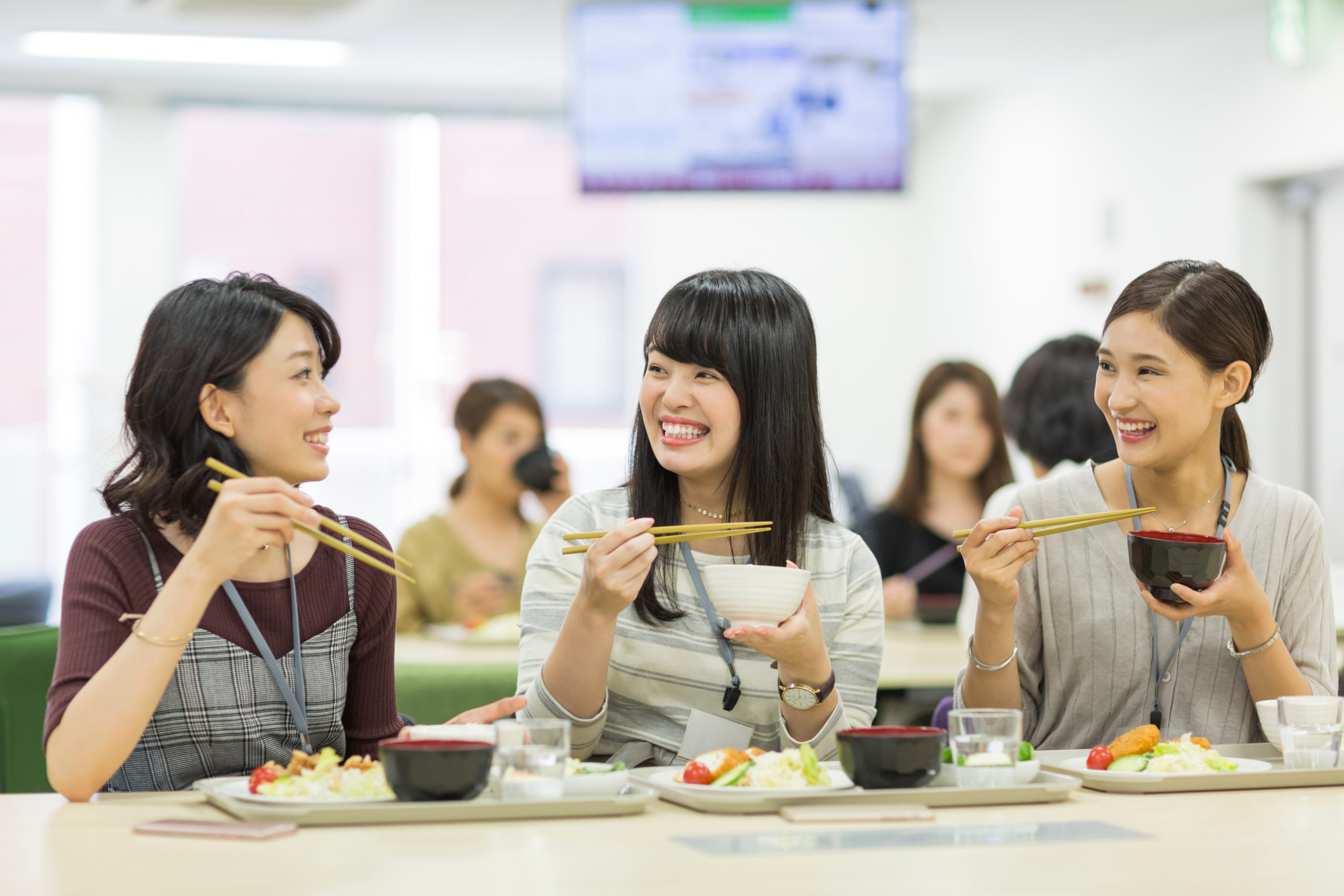 健康経営を支えるオフィス社食サービスの導入を! | 100円社食のESキッチン株式会社
