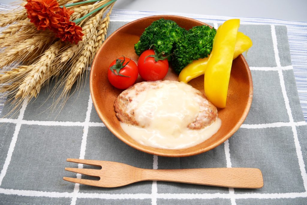 食べ合わせコラム「ホワイトハンバーグ PREMIUM」