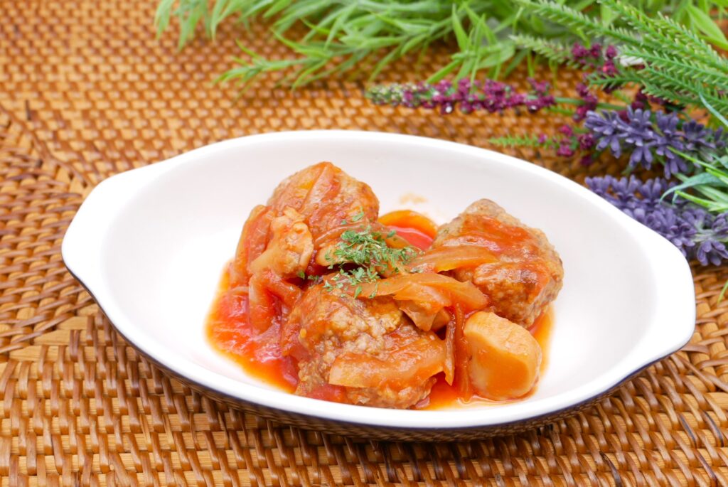 社食惣菜アレンジメニュー「ミートボールときのこのトマト煮」