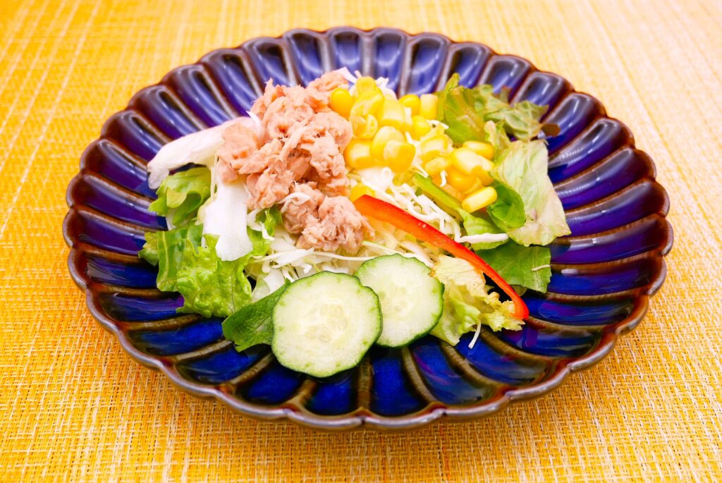 社食惣菜の食べ合せ「ツナ＆コーンサラダ」
