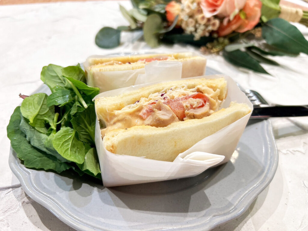 社食惣菜アレンジレシピ「チキンケバブサンド」