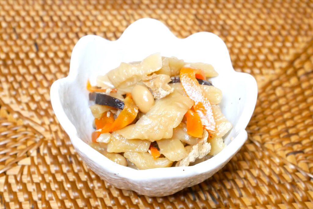 社食惣菜の食べ合せ「寒干大根の五目煮」