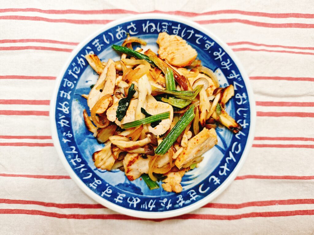 社食惣菜アレンジメニュー「チキンときのこのホットサラダ」