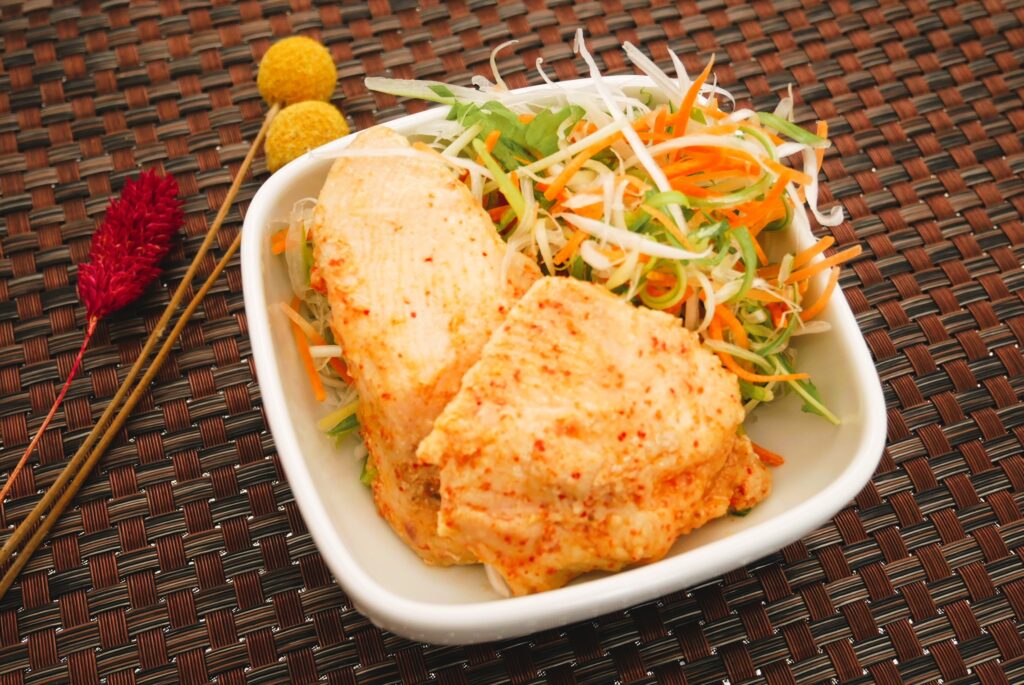 社食惣菜アレンジメニュー「サラダチキン(スパイシー)」