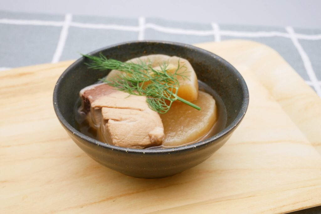 社食惣菜の食べ合せ「寒ぶり大根煮」