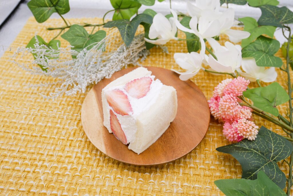 いちごのフルーツサンドで福利厚生の昼食補助の魅力が倍増！